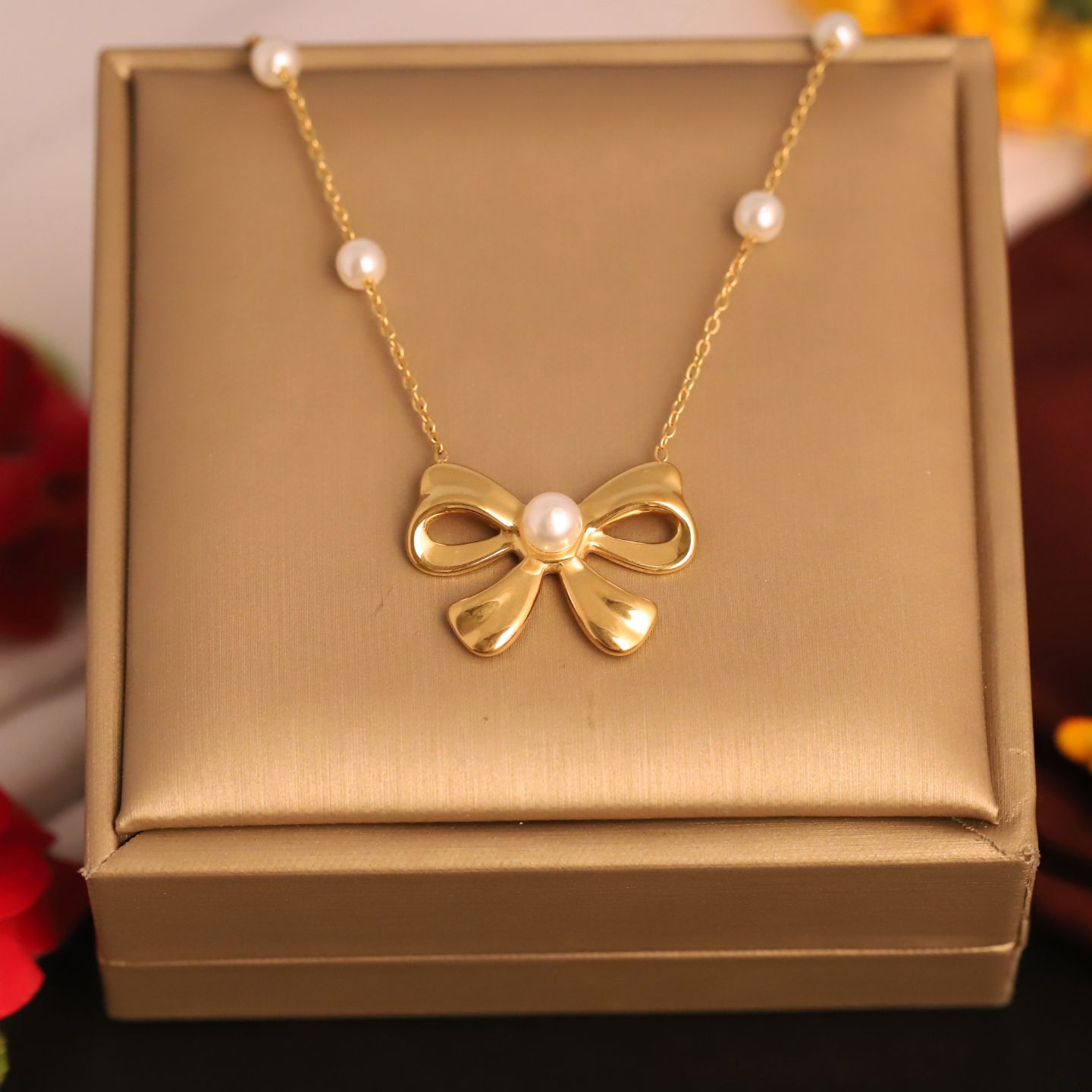 Bow Pearl Chain Pendant