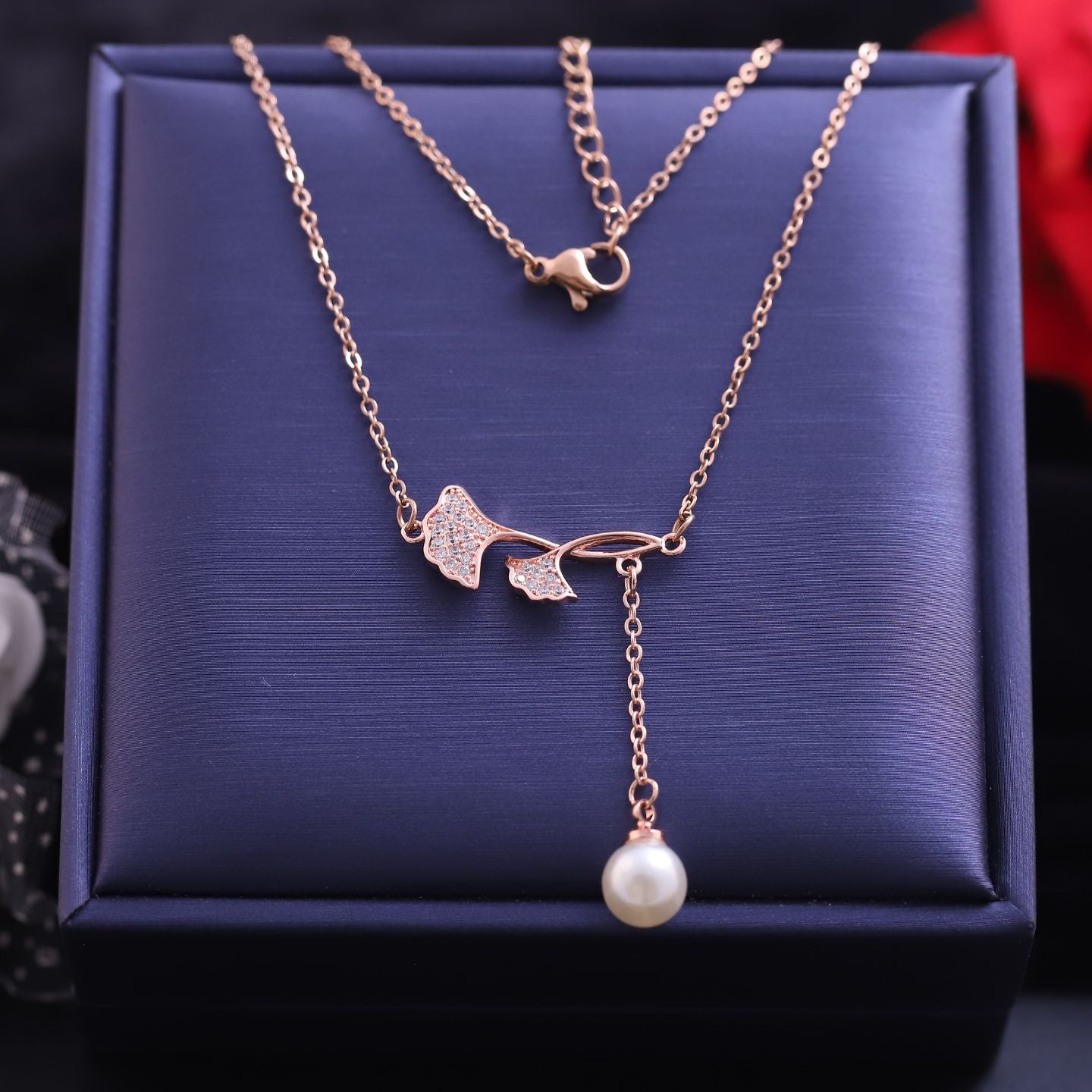 Sirens Pearl Necklace