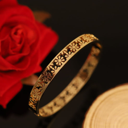 Flowers shape bangle bracelet