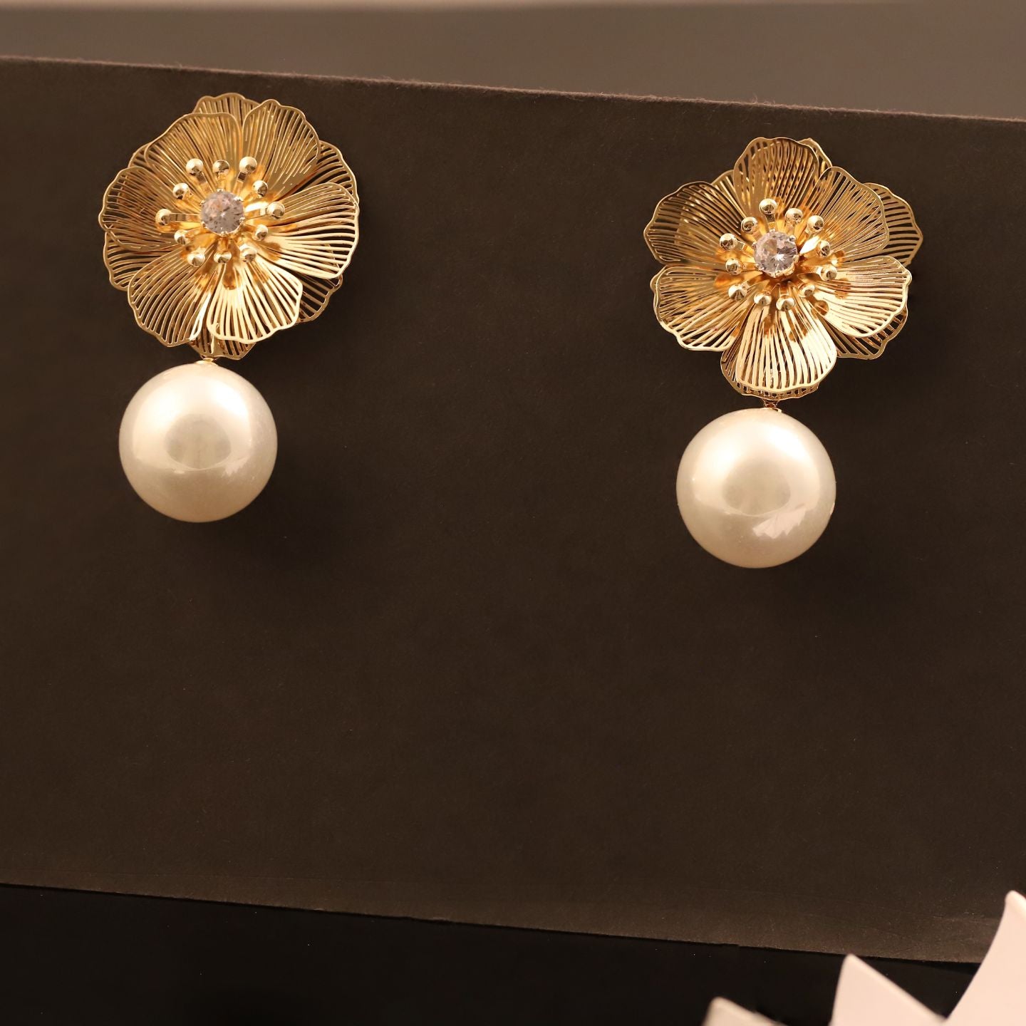 Flower Pearl Earrings