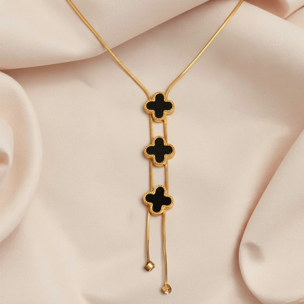 Four leaf clover black necklace